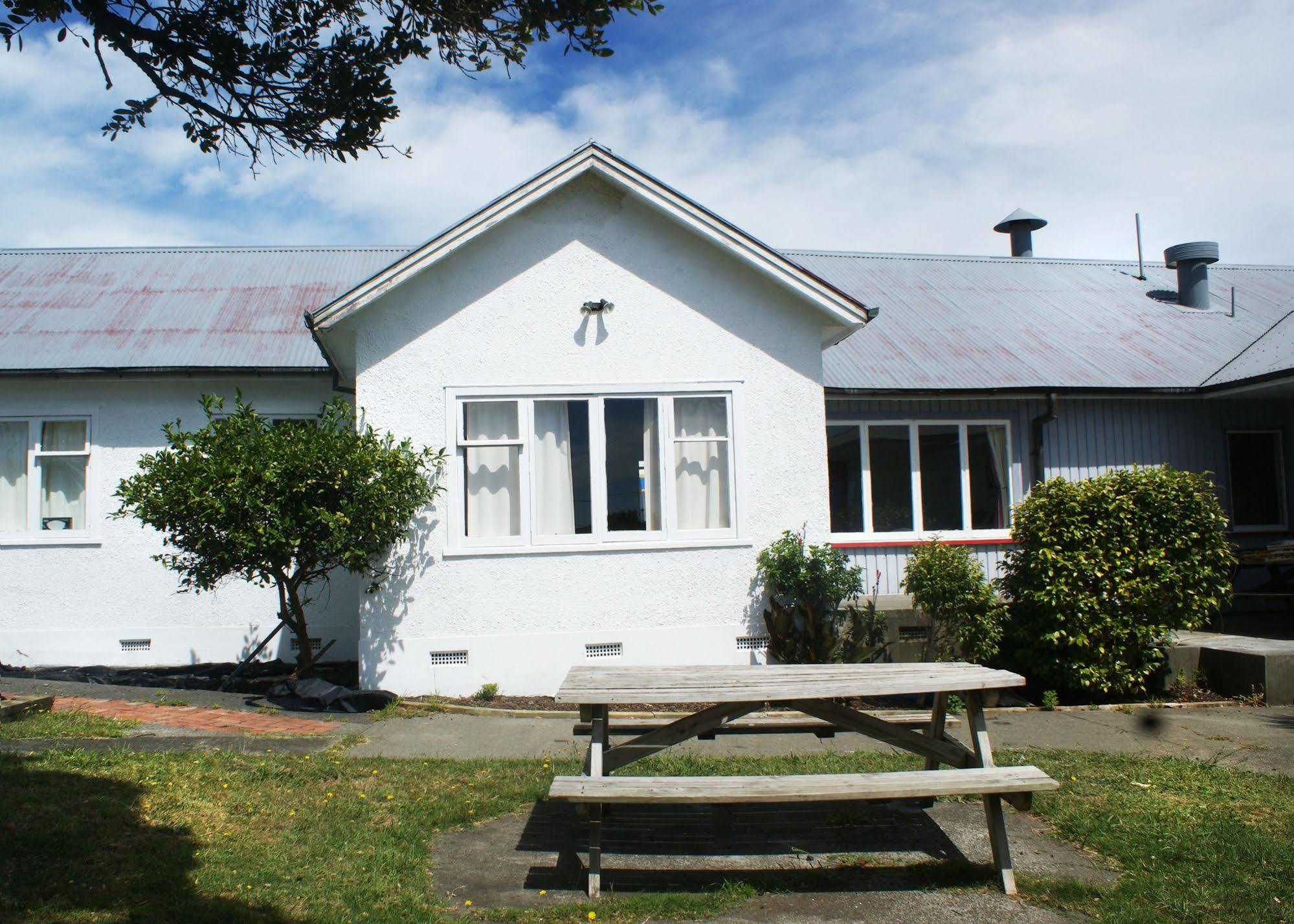 Hostel 42B College House Whanganui Exterior foto